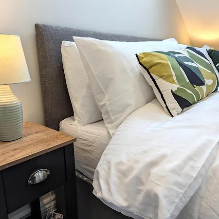 Reading Central - 2 Bed Apt, Free Secure Parking Exterior photo