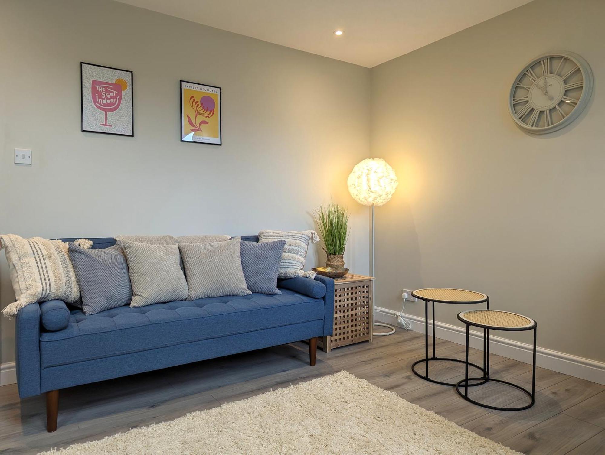 - 2 Bed Apt, Free Secure Parking Apartment Reading