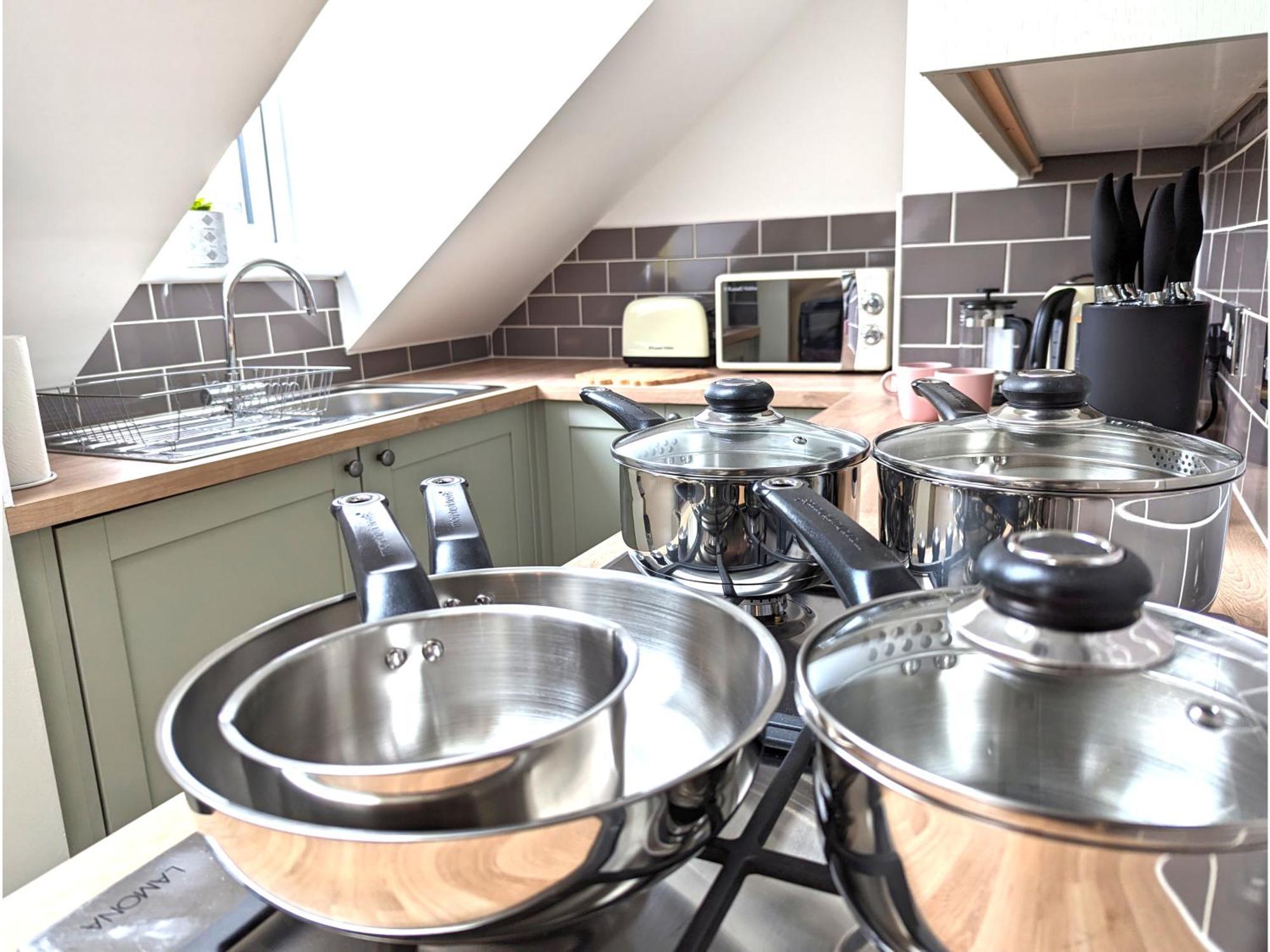 - 2 Bed Apt, Free Secure Parking Apartment Reading