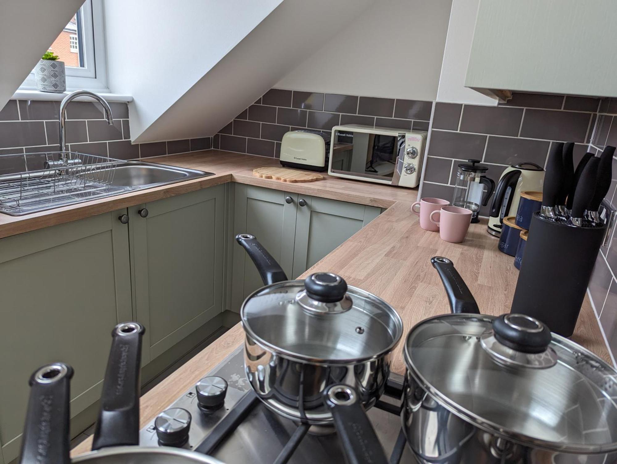 Apartment - 2 Bed Apt, Free Secure Parking